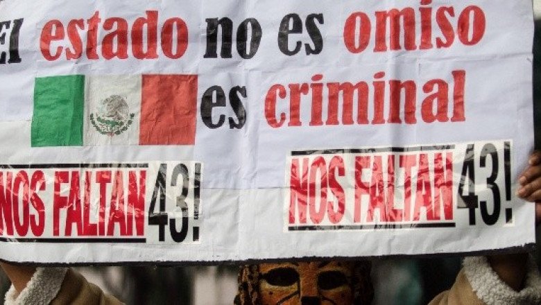 AMLO se reúne con padres de los 43 normalistas de Ayotzinapa