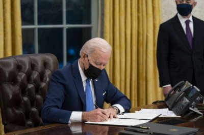 Biden eleva a 125.000 el límite de ingresos de refugiados para el próximo año