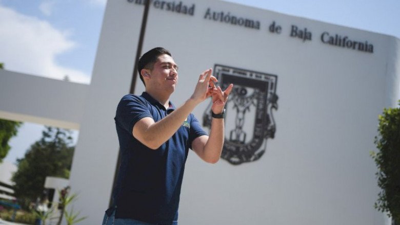 Egresa de UABC estudiante que cursó su carrera con el apoyo de intérprete de LSM