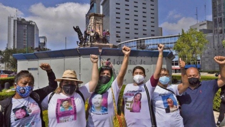 Feministas instalan antimonumento en Ciudad de México