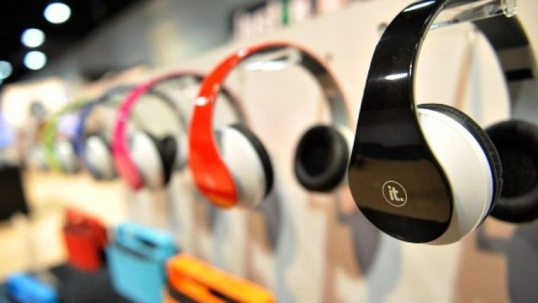 Hombre en la India muere debido a explosión de sus audífonos bluetooth