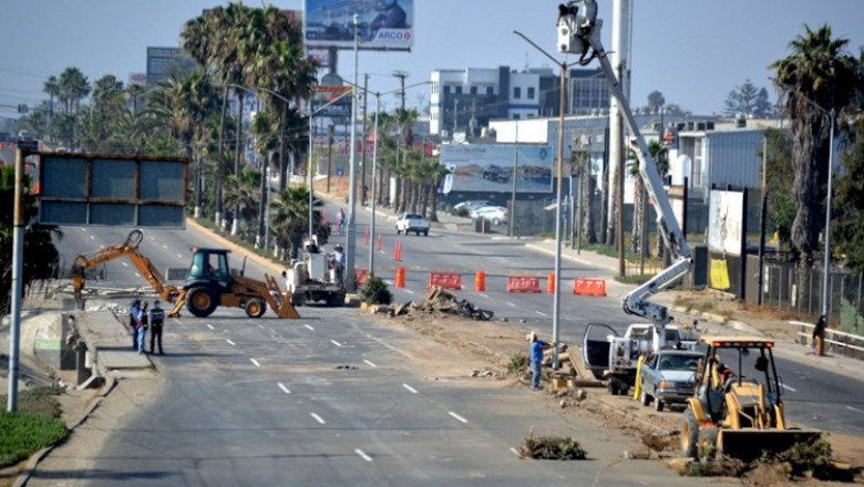 Incian demolición del puente de la avenida Reforma