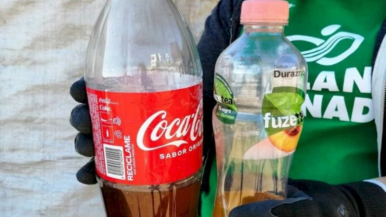 Para evitar contaminar el agua, separe correctamente el aceite de cocina