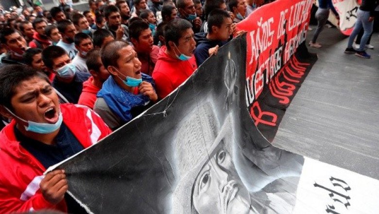 Para llegar a "verdad histórica" de Ayotzinapa se torturó: fiscal del caso