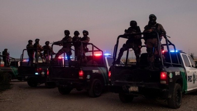 Policías mexicanos rodean campamento de haitianos en frontera con EU