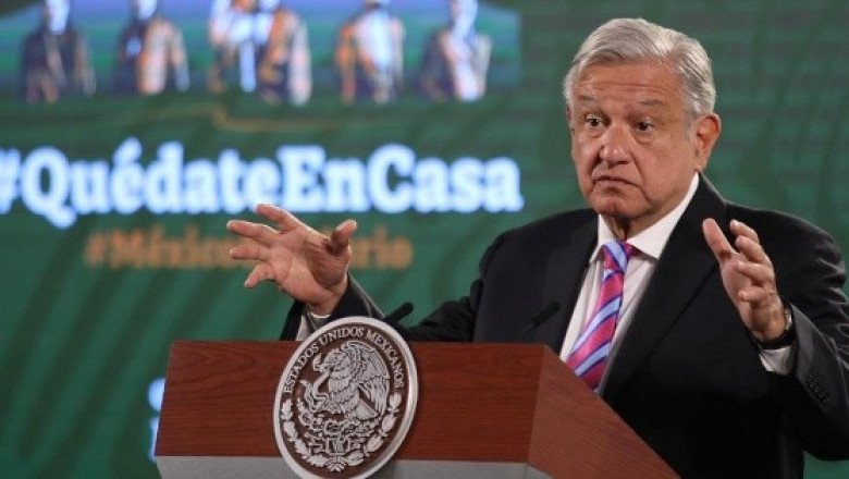 Reportero explica por qué se arrodilló frente a AMLO