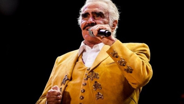 Vicente Fernández y otras celebridades que le van a Chivas... o al América