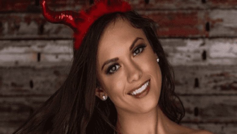¡De diablilla! Amber Fields se adelanta a Halloween e impacta con disfraz en aerosol