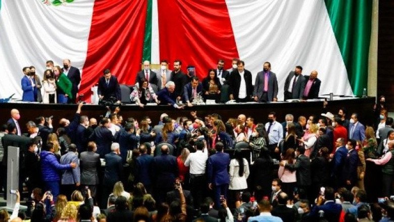Gritos y empujones en la Cámara de Diputados por miscelánea fiscal
