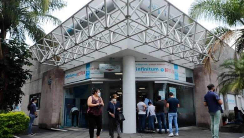 Telmex: AMLO, a favor de renovar concesión para operar telefónica