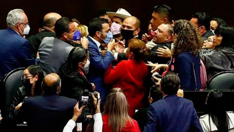 Tras trifulca, diputados reanudan discusión de miscelánea fiscal