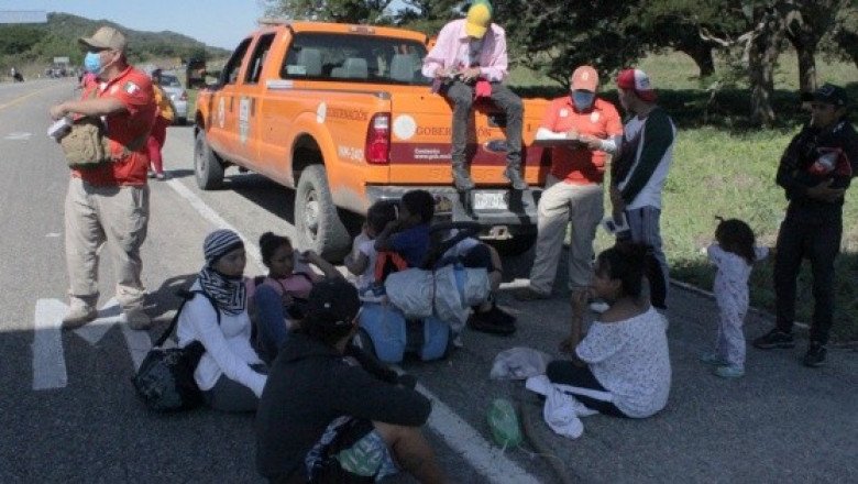 Abandonan a más de 200 migrantes dentro de un tráiler