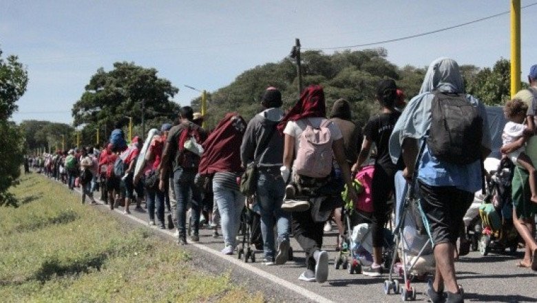 Caravana de migrantes deja Chiapas e ingresa a Oaxaca