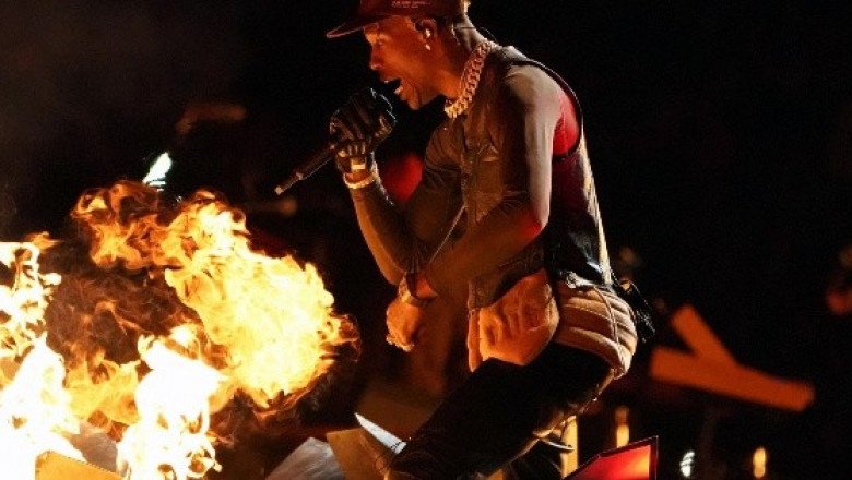 Denuncian a Travis Scott y Drake tras estampida en festival de música