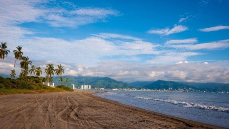 El lunes reabren playas y hoteles de Vallarta