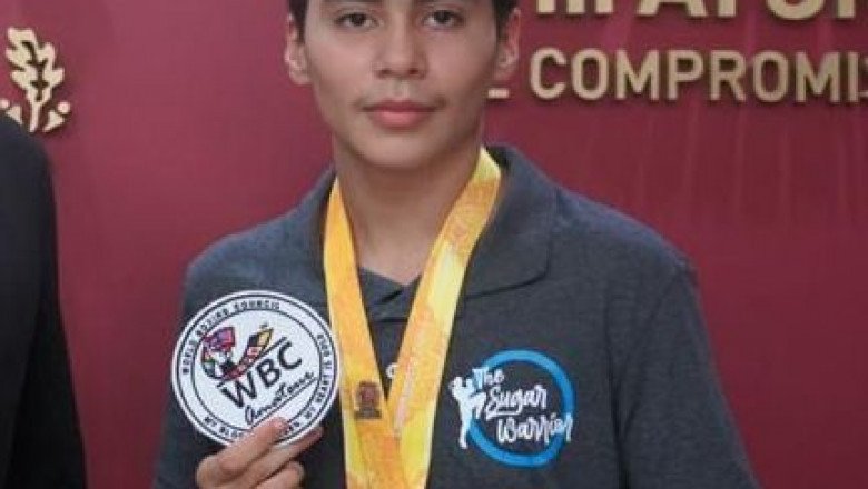 Entregan reconocimiento deportivo al "Joven de azúcar"