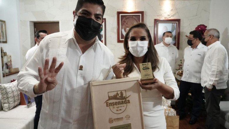 Firma alcalde Armando Ayala acuerdo de hermanamiento de Ensenada con Cancún