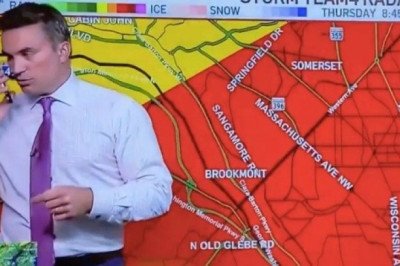 Meteorólogo llama a sus hijos en plena transmisión para advertirles de tornado
