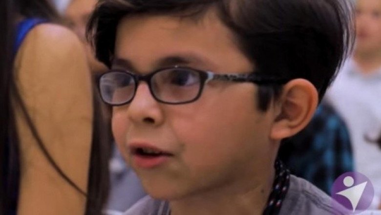 Niño queretano se vuelve viral al cantar "El ropavejero" de Cri Cri (VIDEO)
