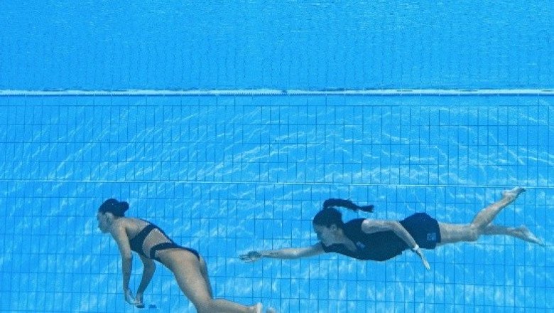 ¡Vaya susto! Rescatan a nadadora que se desmayó en plena competencia