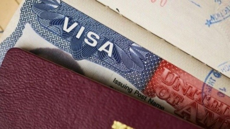 EU simplifica solicitud de permiso de trabajo para algunos migrantes