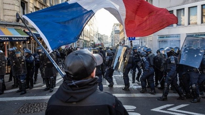 Hombre pierde un testículo tras ser golpeado por policías en París