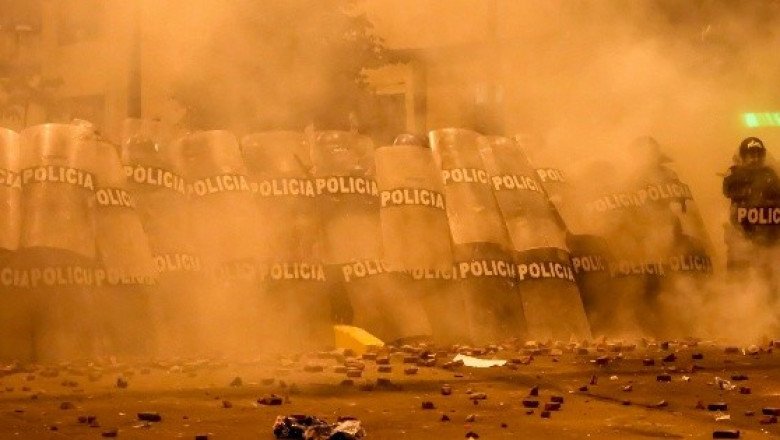 Manifestantes queman una comisaría policial en Perú tras las protestas