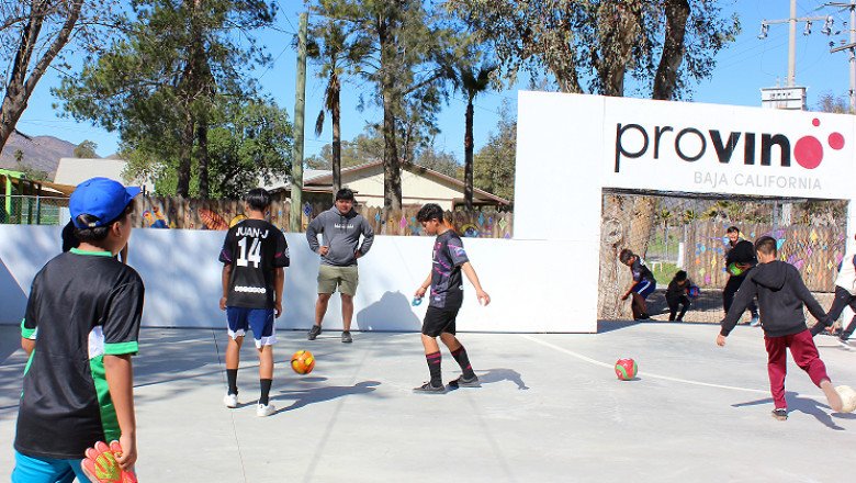 Beneficia Provino a niños de El Porvenir con cancha de fútbol rápido