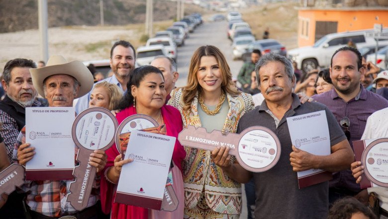 Impulsa gobernadora el derecho de las mujeres a un patrimonio digno