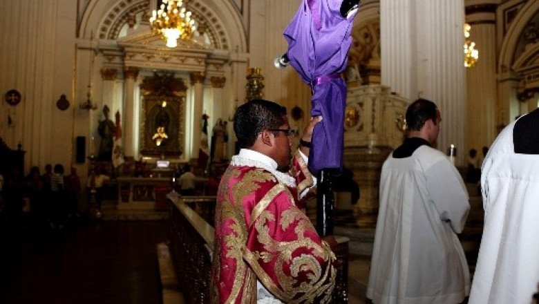 ¿Por qué se cubren los santos durante la Semana Santa?
