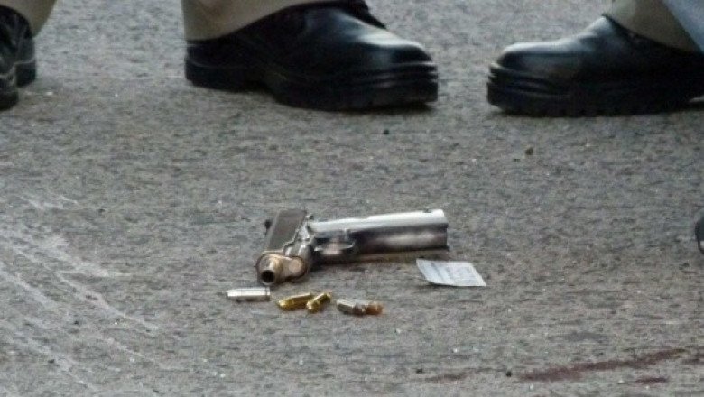 De un balazo en la cabeza, muere joven en negocio de mariscos en Sinaloa