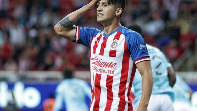 Ventilan presunta infidelidad del ex de Chivas, Alan Pulido