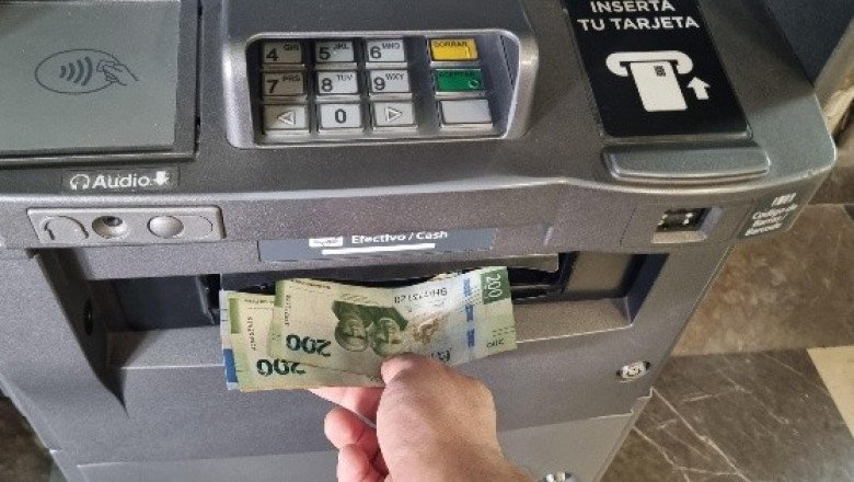 ¿Me pagan extra si trabajo el puente del lunes 20 de marzo?