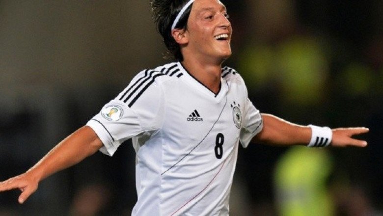 Se retira Mesut Özil, campéon del mundo con Alemania en Brasil 2014