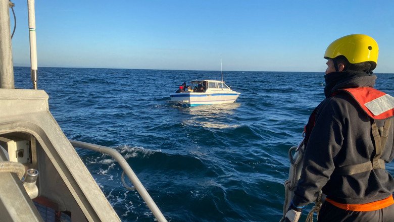 Realiza SEMAR rescata de 15 personas a la deriva