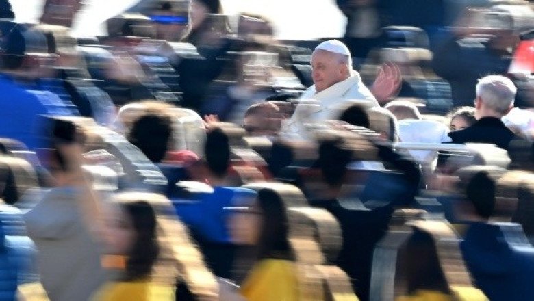 Mujeres son "generosas" aunque hay alguna "neurótica": Papa Francisco