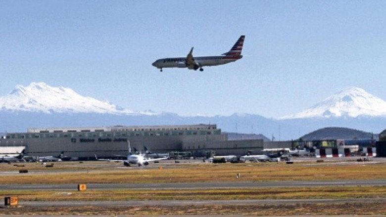 Esto es lo que se sabe del choque de dos aviones en el AICM