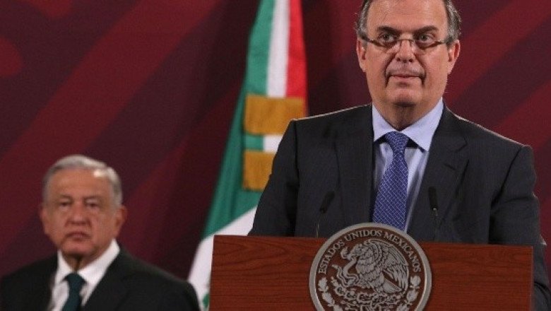 John Kennedy es un "ignorante": Ebrard responde a dichos racistas de senador de EU