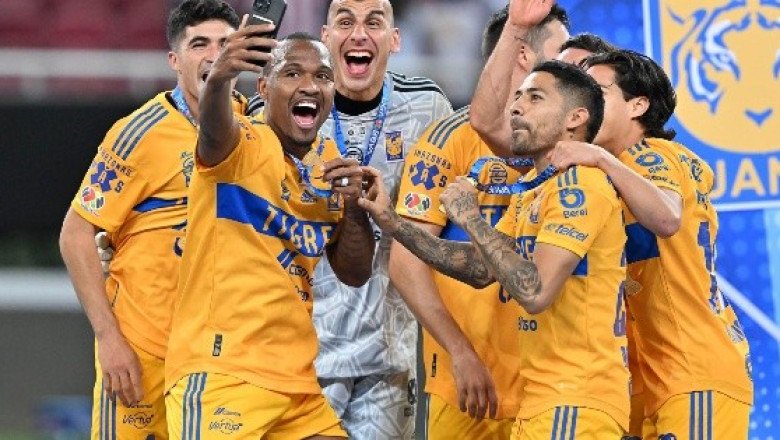 ¡Insólito! Jugadores de Tigres se burlan de la canción de cábala de Chivas (VIDEO)