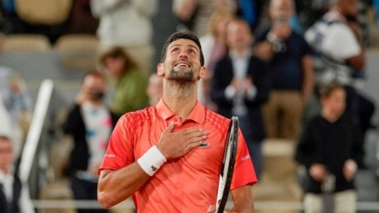 Novak Djokovic se abstiene de emitir mensajes políticos