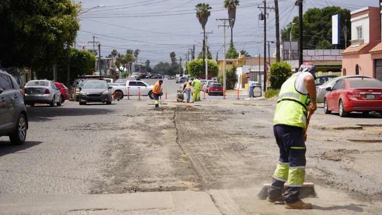 Supervisa alcalde rehabilitación de 2 mil 750 m2 de la Av. Rayón
