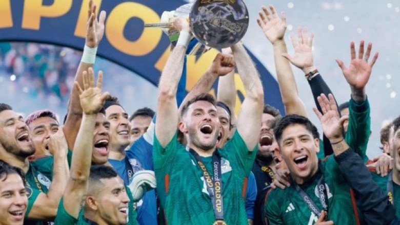 Con gol de Giménez, el Tri vuelve a la cima de Concacaf