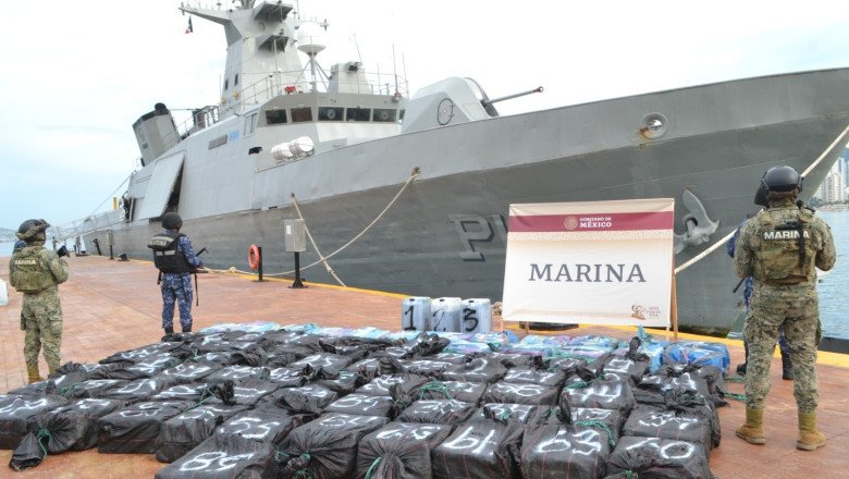 Marina asegura más de 2,800 kilogramos de presunta cocaína y aproximadamente 150 litros de combustible