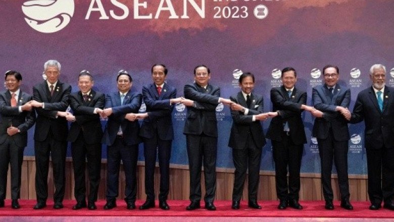 La ASEAN acuerda impulsar el uso de monedas locales en las transacciones