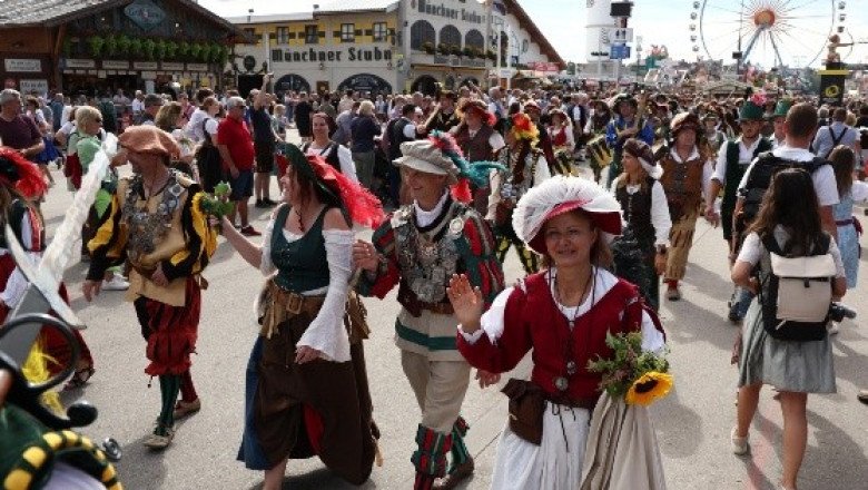 Accidente en montaña rusa del Oktoberfest de Múnich deja saldo de 8 lesionados