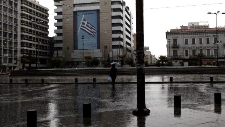 Grecia aprueba la ley que amplía a 6 los días de trabajo y hasta 13 horas