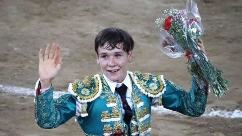 La afición proclama triunfador a Axel López