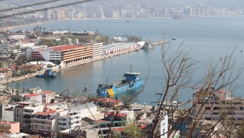 López Obrador promete 3 mil cuartos de hotel y el Abierto de Acapulco tras "Otis"