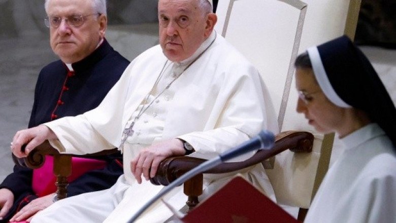El papa Francisco dice estar "mucho mejor" de su bronquitis, pero aún cansado