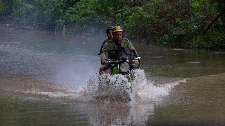 Intensas lluvias en La Habana colapsan edificios y dejan la ciudad destrozada